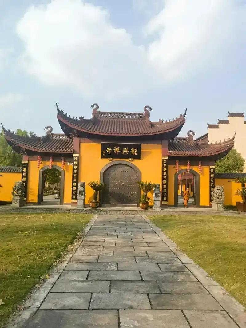 六种人不宜去寺院（为什么尽量少去寺庙）缩略图