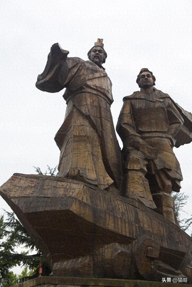 都江堰是谁主持修建的（都江堰是哪个朝代建的）